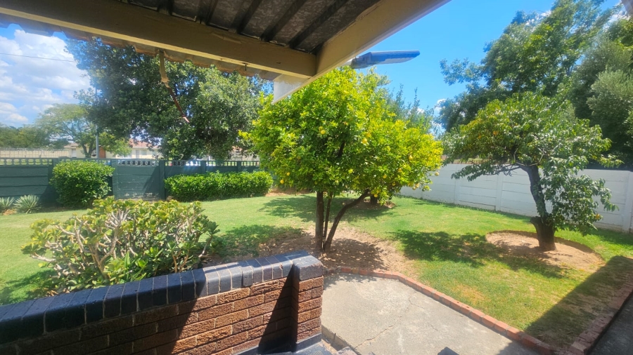 To Let 3 Bedroom Property for Rent in Lakeview Free State